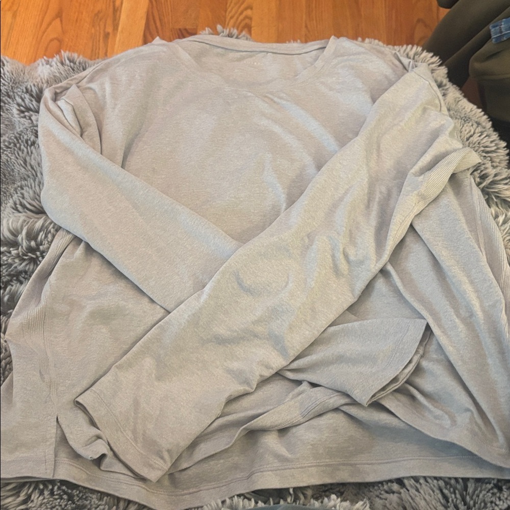 Athleta Gray Long Sleeve Tee
